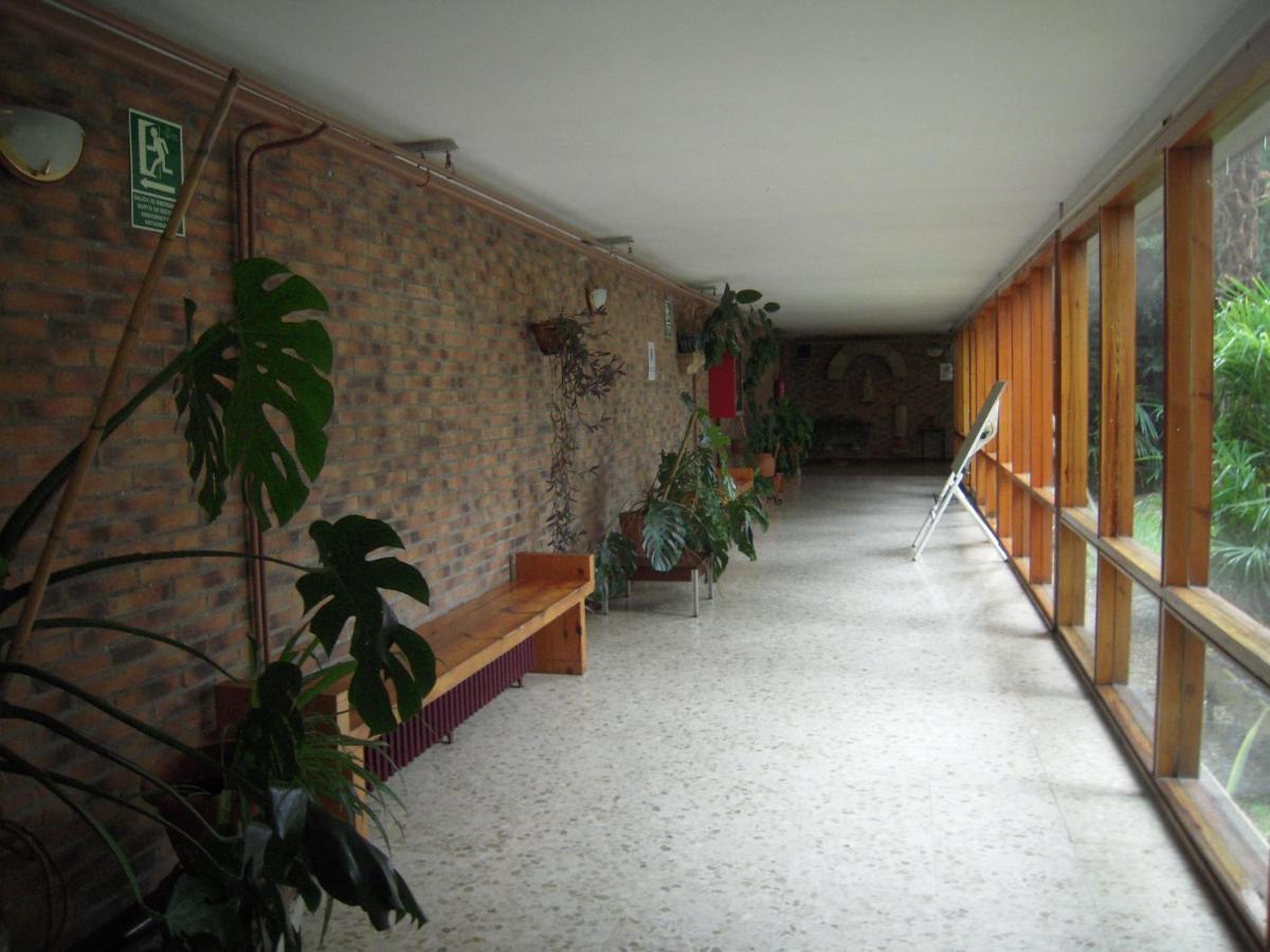 Hotel Residencia Universitaria Cardenal Cisneros Alcalá de Henares Zewnętrze zdjęcie